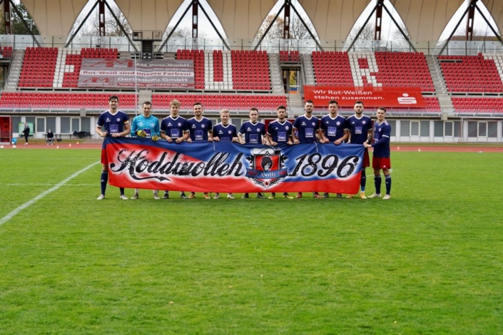 VfL-Mannschaft 2020 in Erfurt, mit Gruß an die daheimgebliebenen Fans