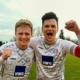 Nils Bolz und Tommy Kind jubeln auswärts beim FC An der Fahner Höhe